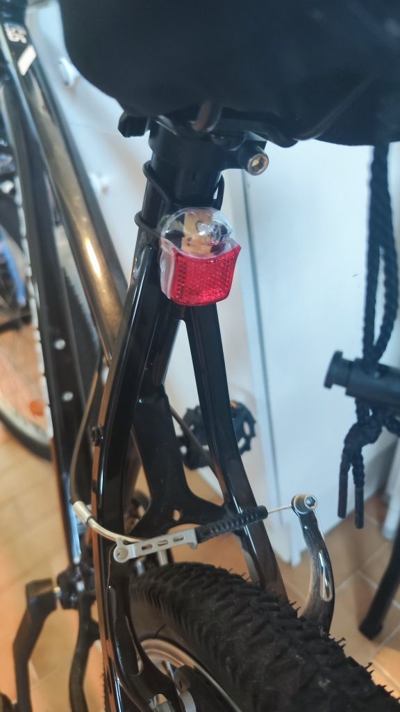 Bicicleta Rockrider st50 nova