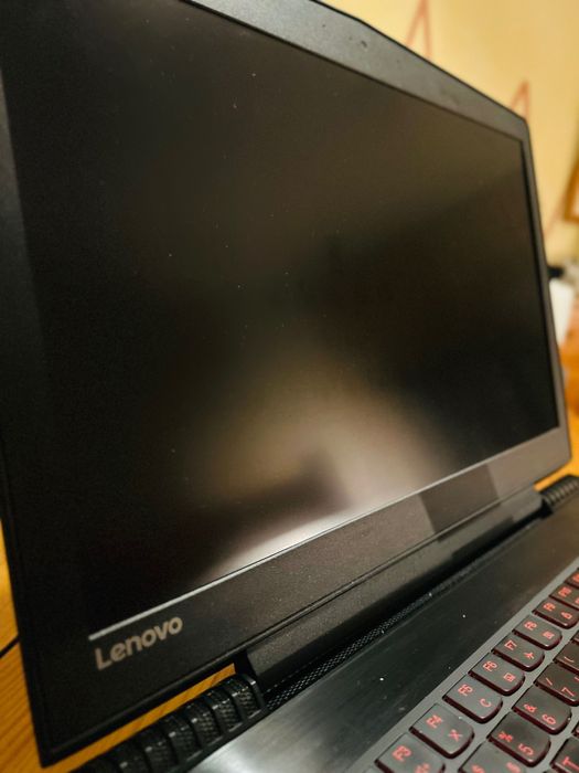 Portátil Gaming LENOVO Legion
- RAM: 16 GB - 1 TB HDD + 256
GB SSD