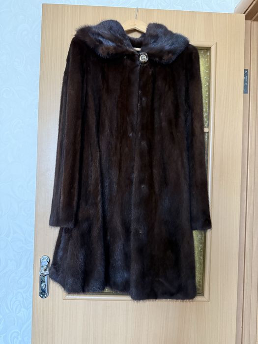 Продам норкову шубу