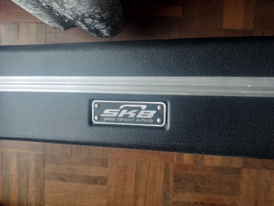 Hard Case Guitarra V SKB