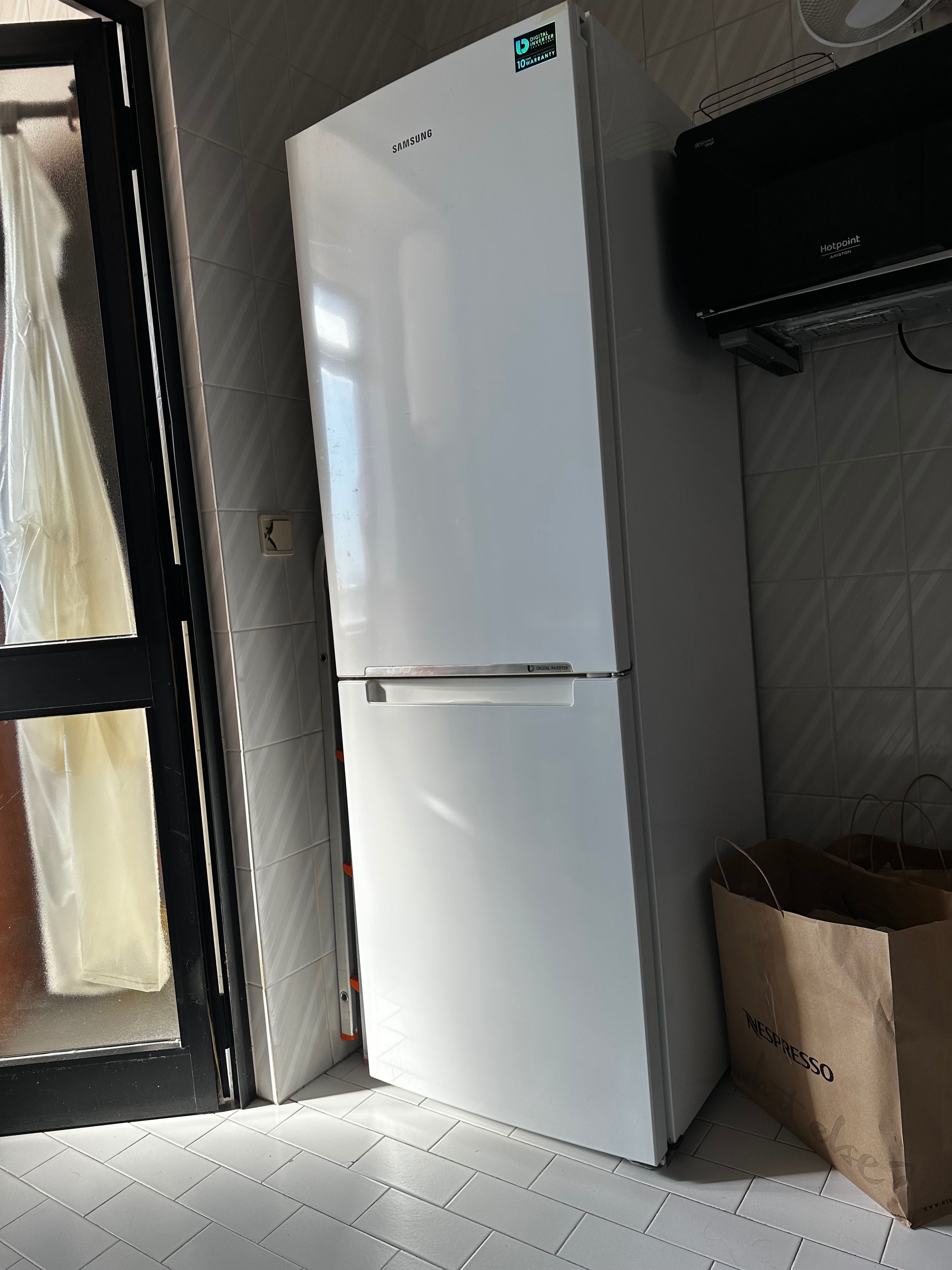 Frigorífico combinado Samsung no Frost