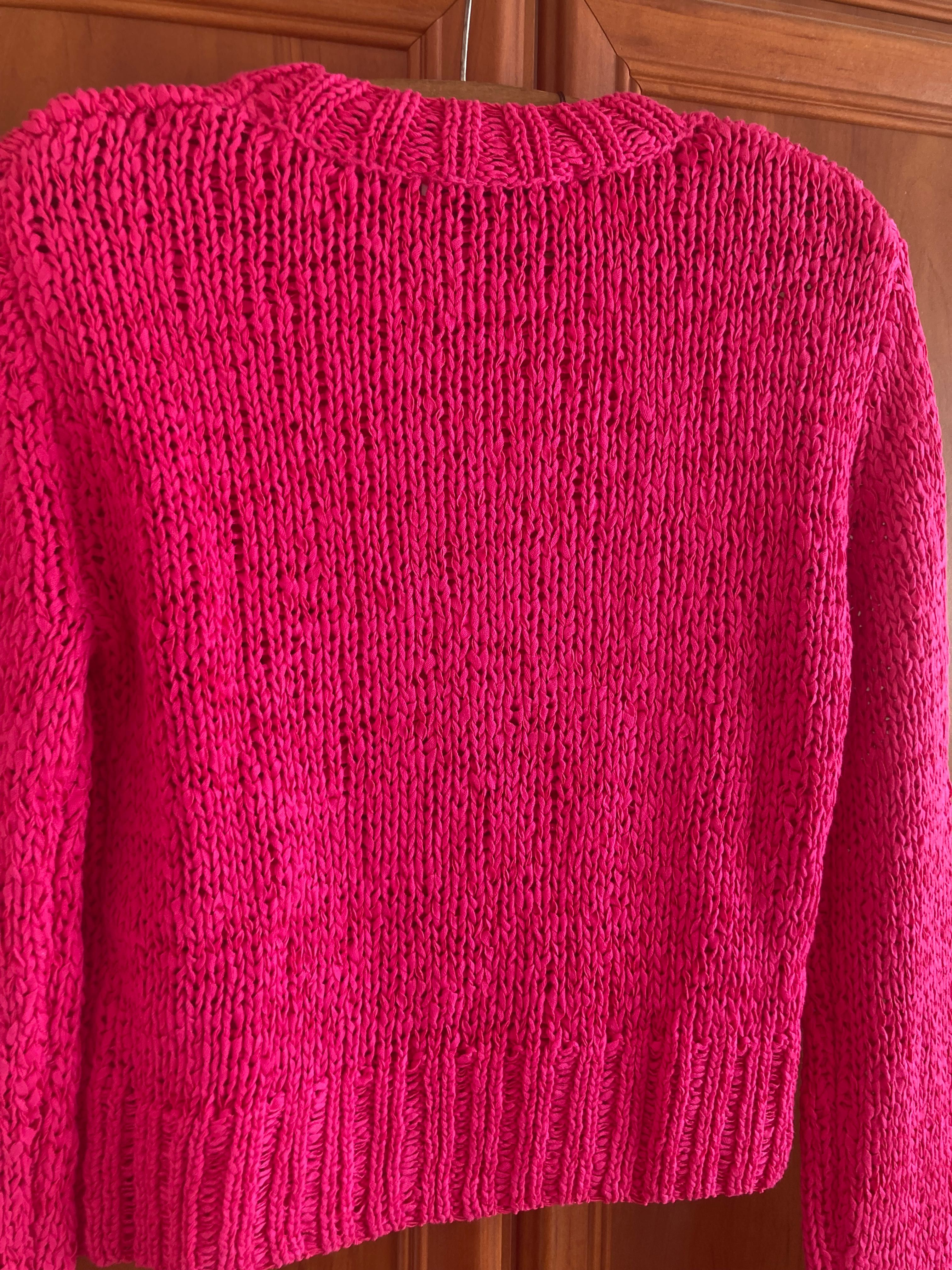 Sweter w neonowy różowym kolorze Zara roz. L