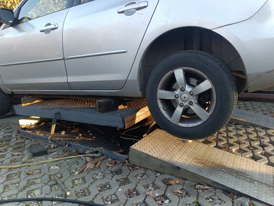 Sprzedam podnośnik pneumatyczny