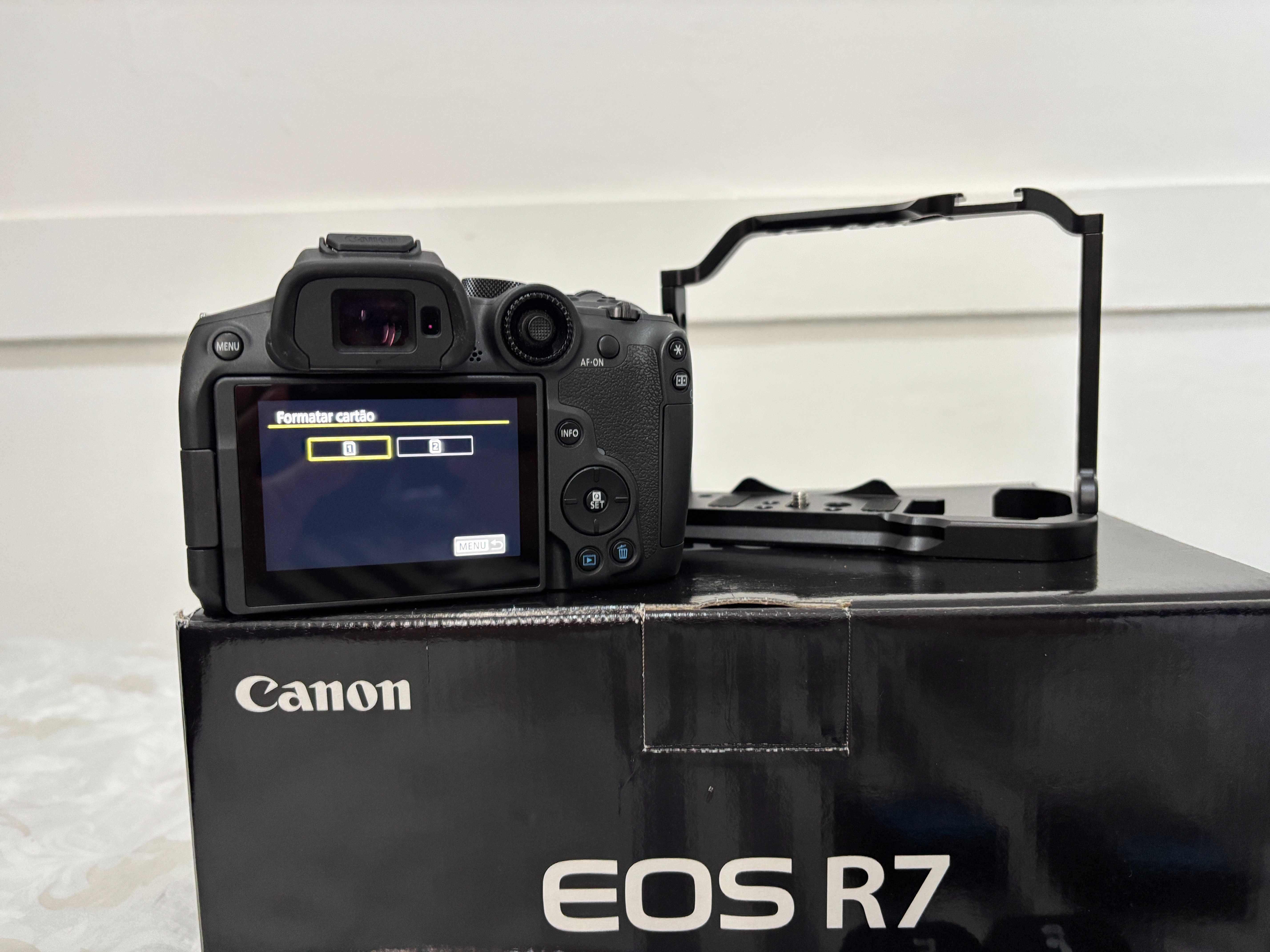 CANON EOS R7 c/ extras