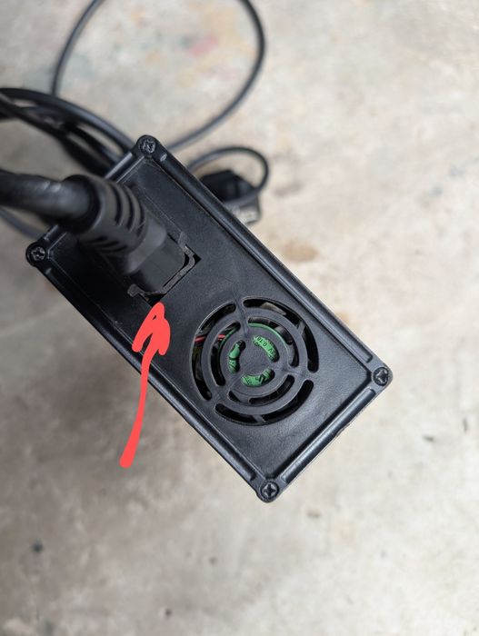 Зарядний пристрий для електроскутера  71.4V 4A