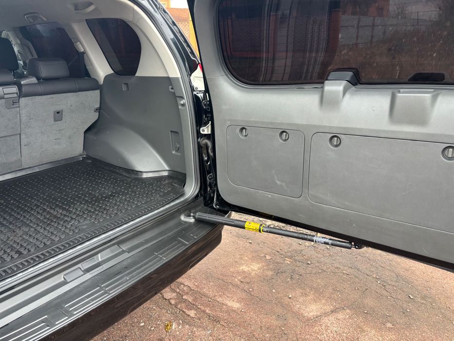 Продам авто Тойота Прадо 150