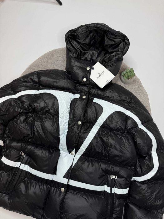 Пуховик Moncler x Valentino