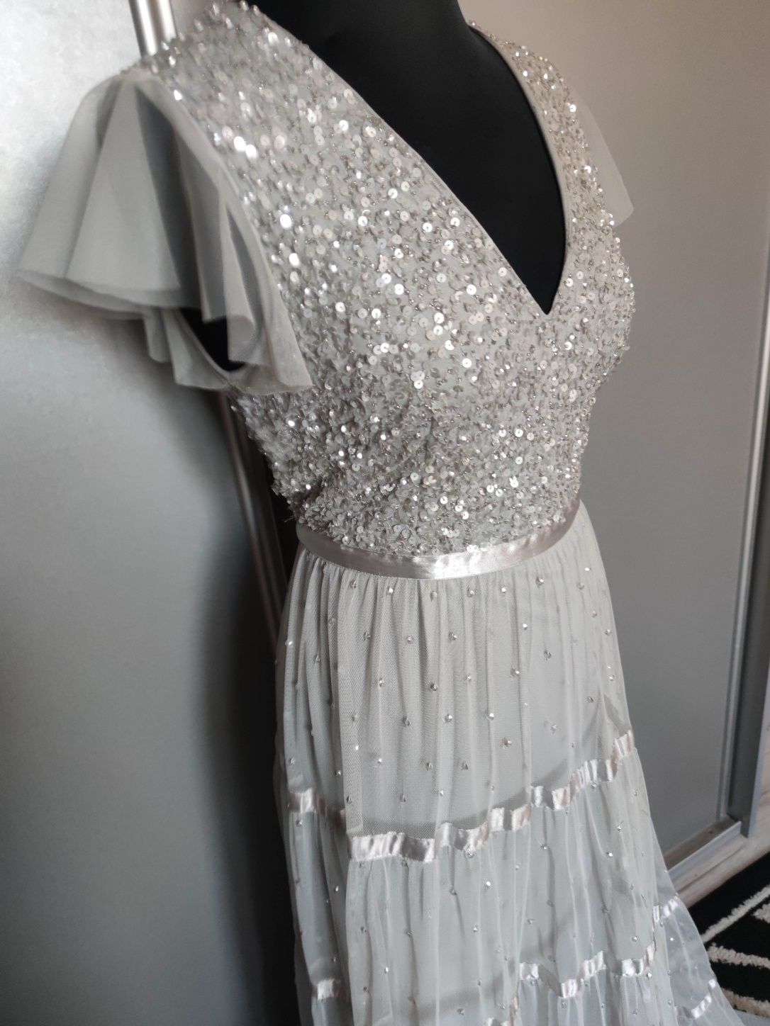 Długa srebrna balowa suknia wizytowa rozmiar m 38 l 40 szara ślubna