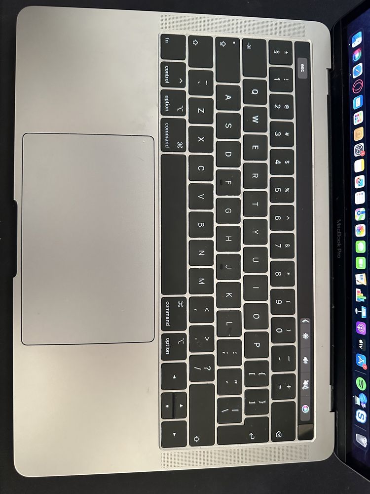 MacBook Pro 13 i5, 8gb Ram, 128 GB 2019 touchpad