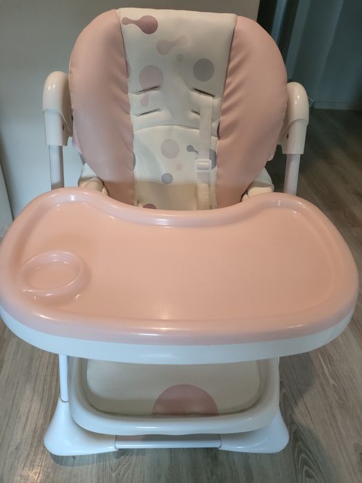Krzesełko do karmienia.
