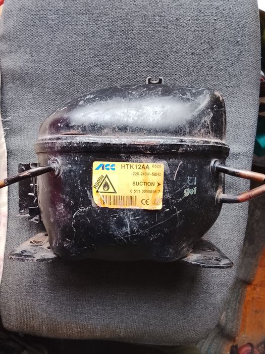 Компресор з холодильника.