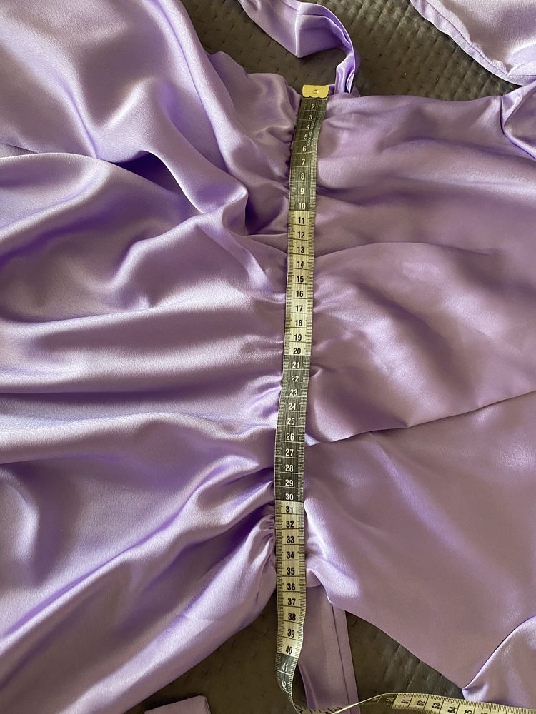 Sukienka satyna.