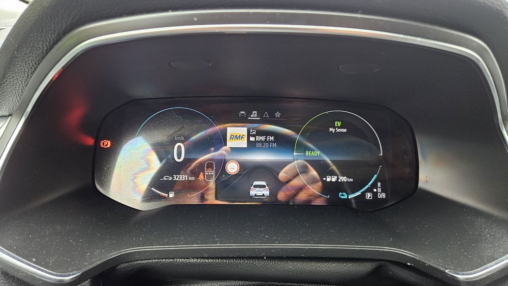 Captur 2021 rok 30 tys kilometrów 1.6 hybryda PLUG-IN