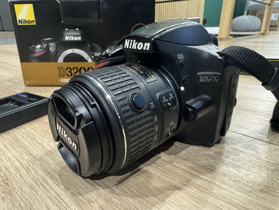 Nikon d3200 + obiektyw kit Nikkor 18-55 f/3.5-5.6G VR II