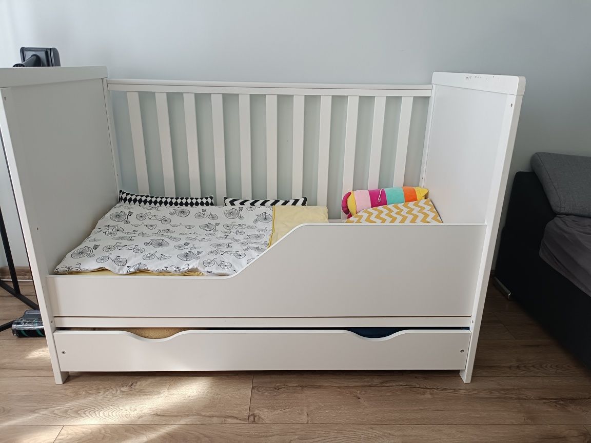 Łóżeczko/tapczanik Lili z szufladą 120x60 białe plus materac