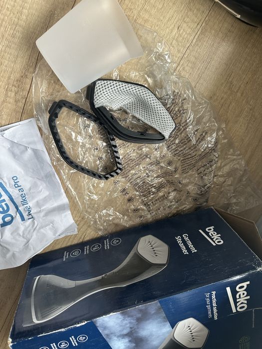 Parownica do ubrań BEKO STM4116B