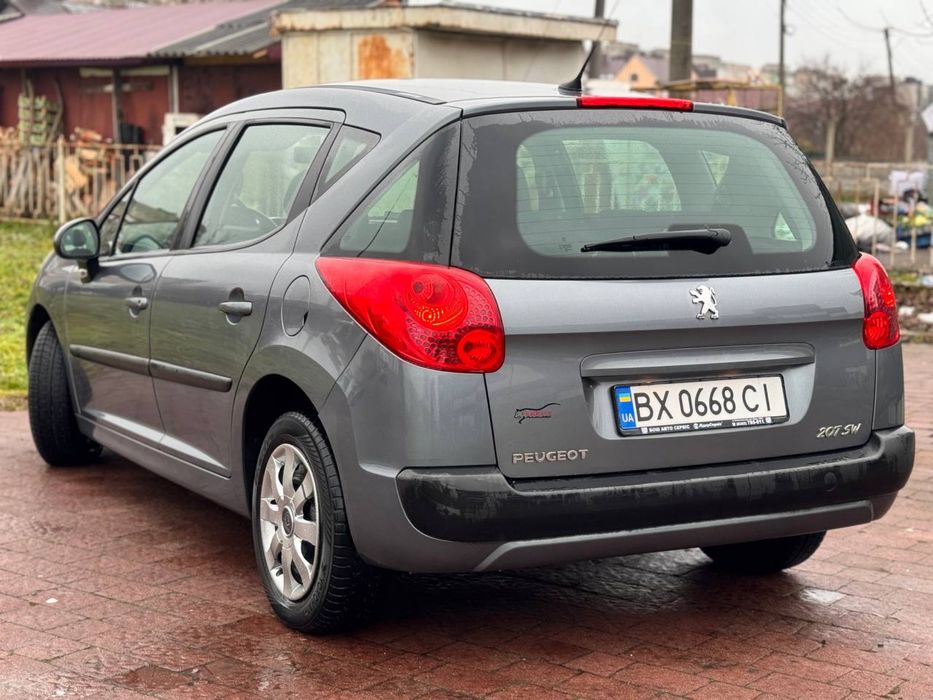 Peugeot 207sw 2010 року