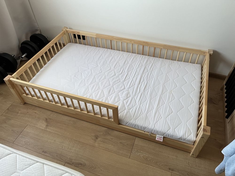 Drewniane łóżeczko 90x160 z materacem FDM