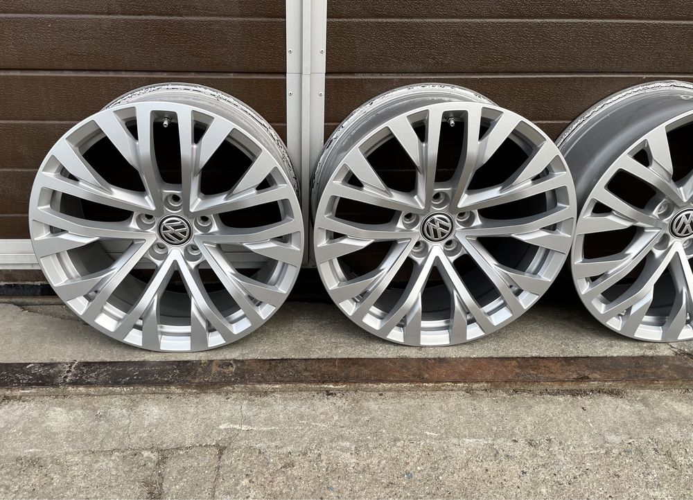 4x felgi aluminiowe Alufelgi 5x112 r18 et25 8J VW Volkswagen Oryginał