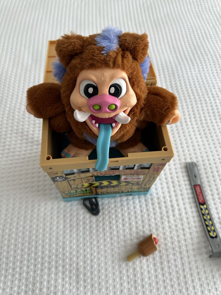 Boneco Crate creatures suprise