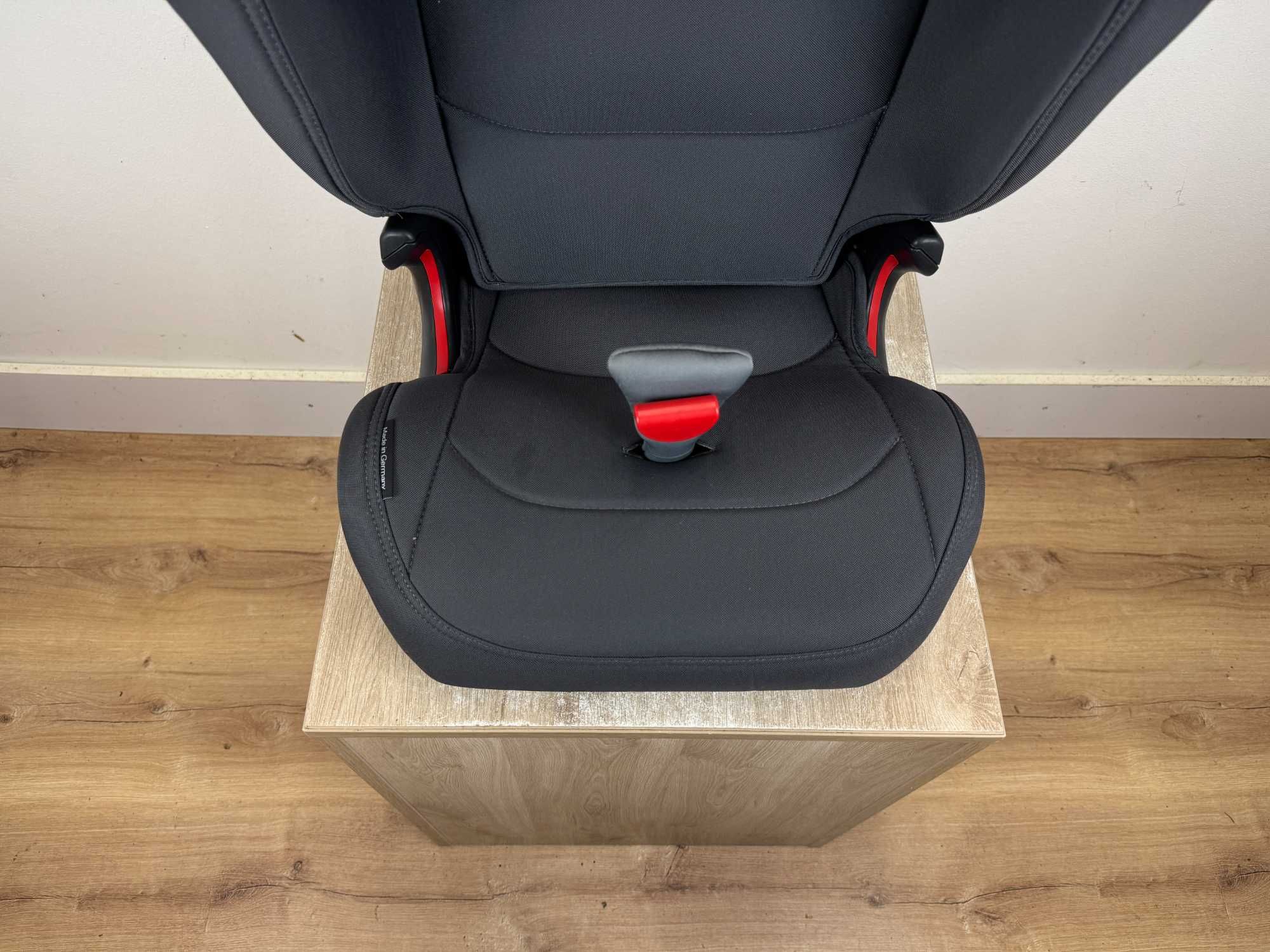 Fotelik samochodowy Britax & Romer Kidfix Z-line BR Cosmos Black 15-36