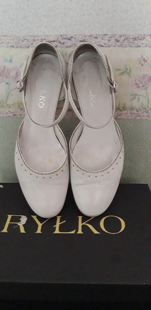 Buty białe Komunia Ryłko roz. 37