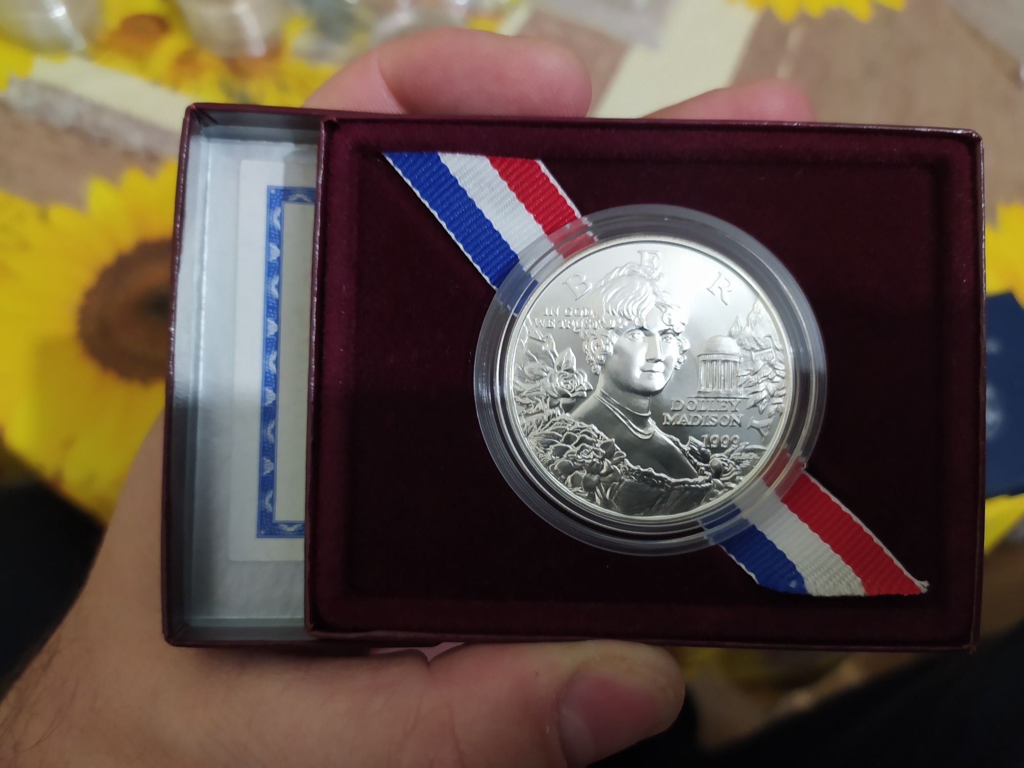 Монета Доллар США 2012 , шагающая свобода