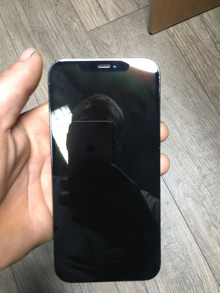 Телефон iphone 12 pro