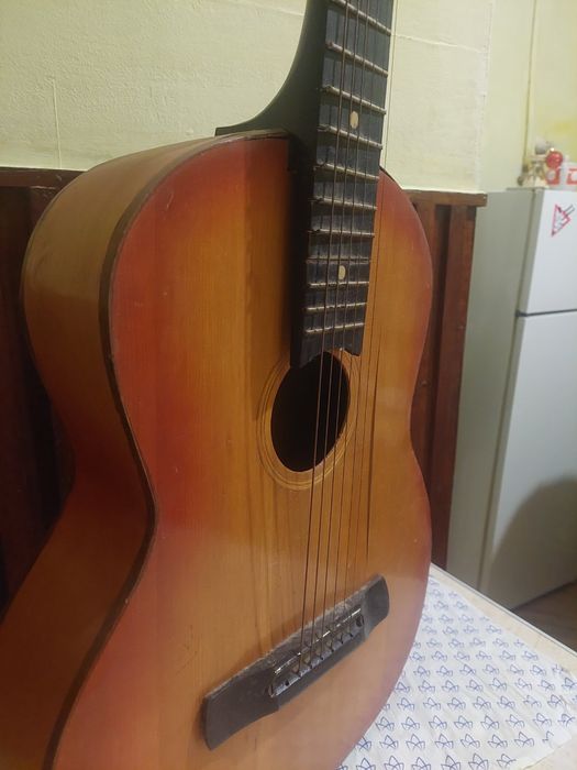 Продам гітару в доброму стані