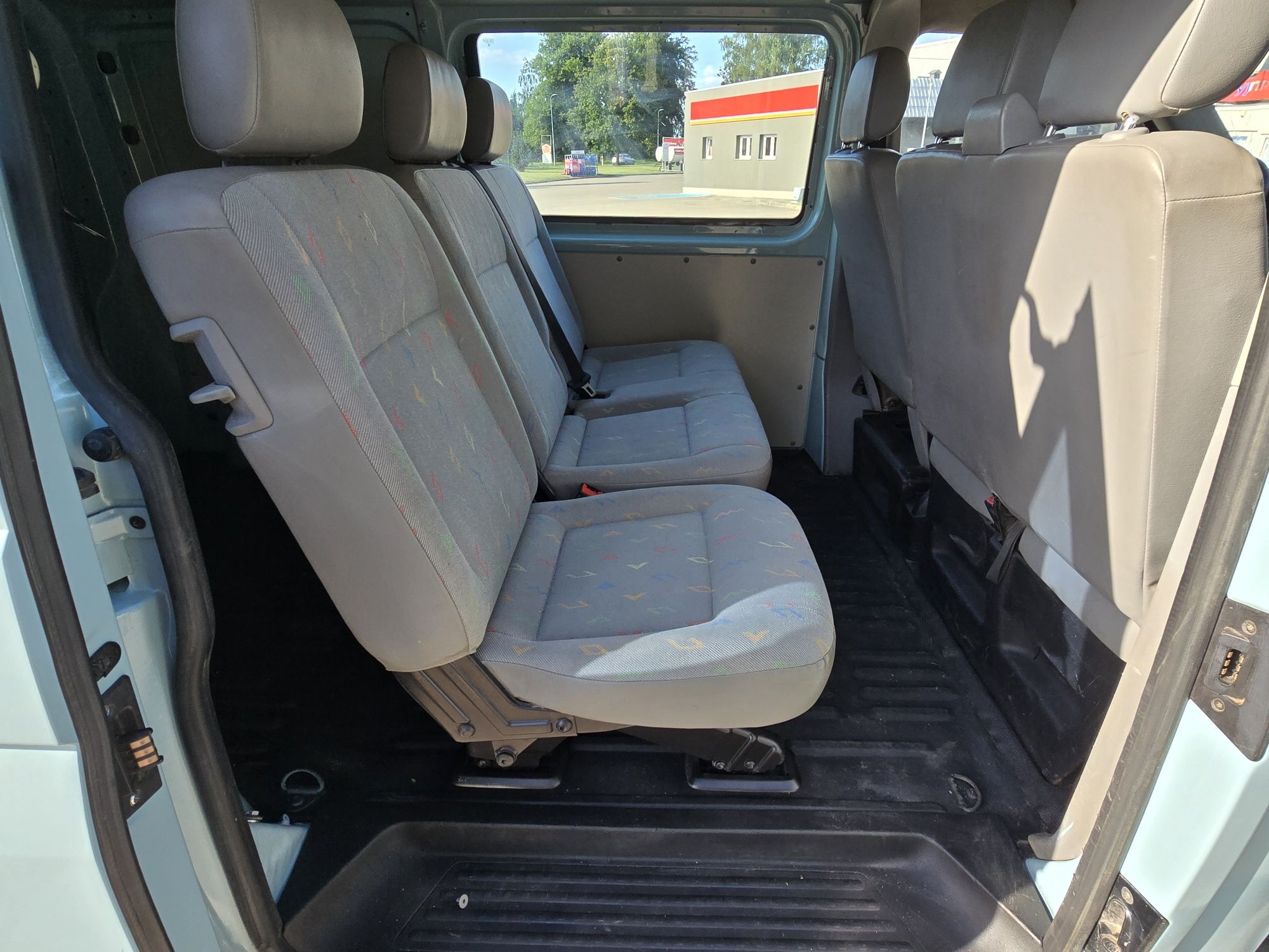 VW Transporter T5 6os. 1.9 TDI Hak, Klima