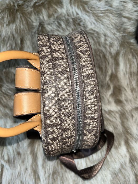 Michael Kors  рюкзак новый пишите