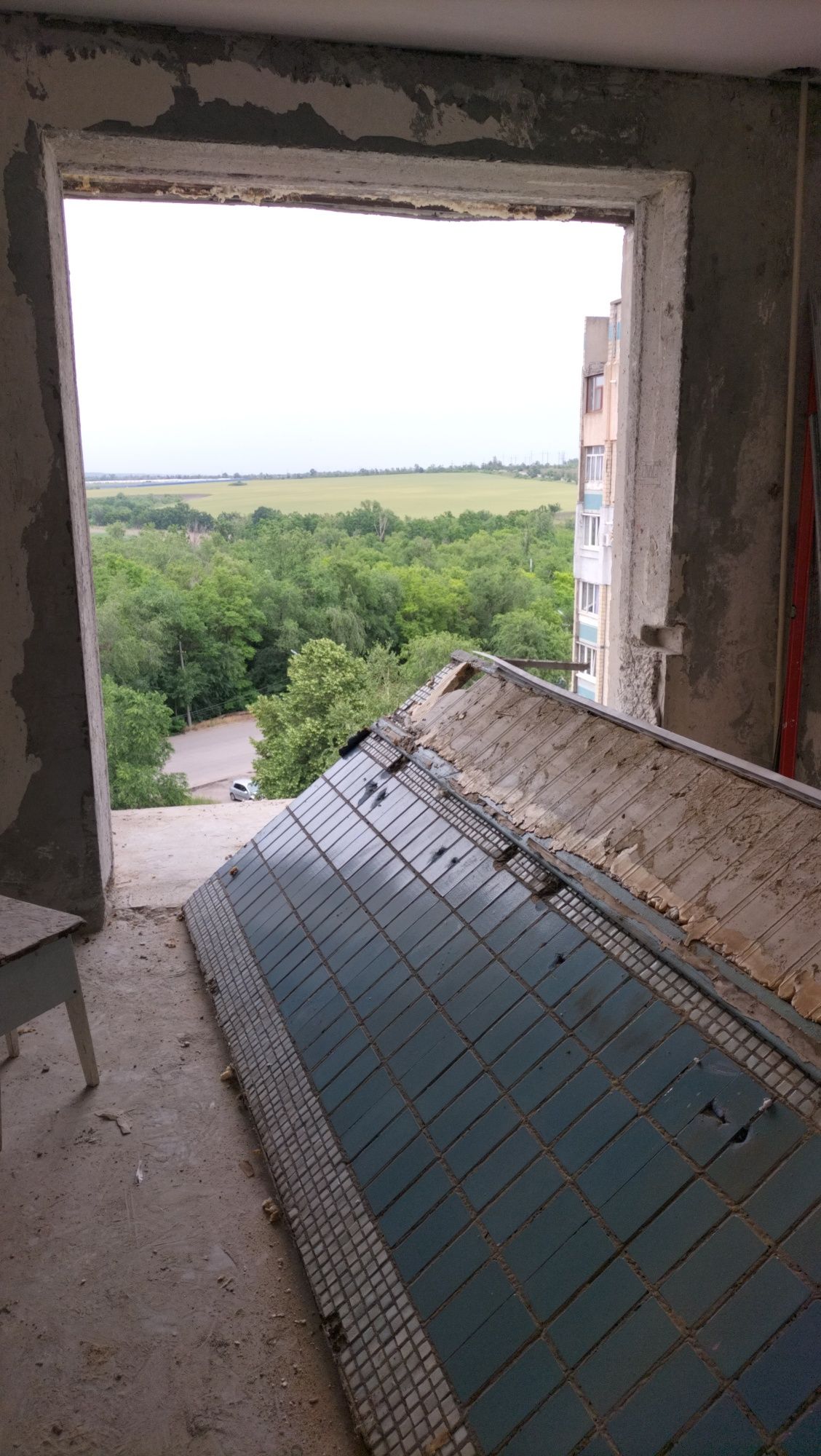 Демонтаж стін, балконних плит