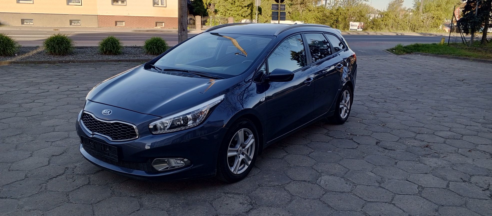 Kia Ceed 1.4 Diesel_Z Niemiec_Uszkodzona_Sprawna technicznie_