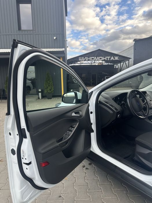 Ford Focus 2017 3(FL) 1.6 бензин 105 к.с. MT