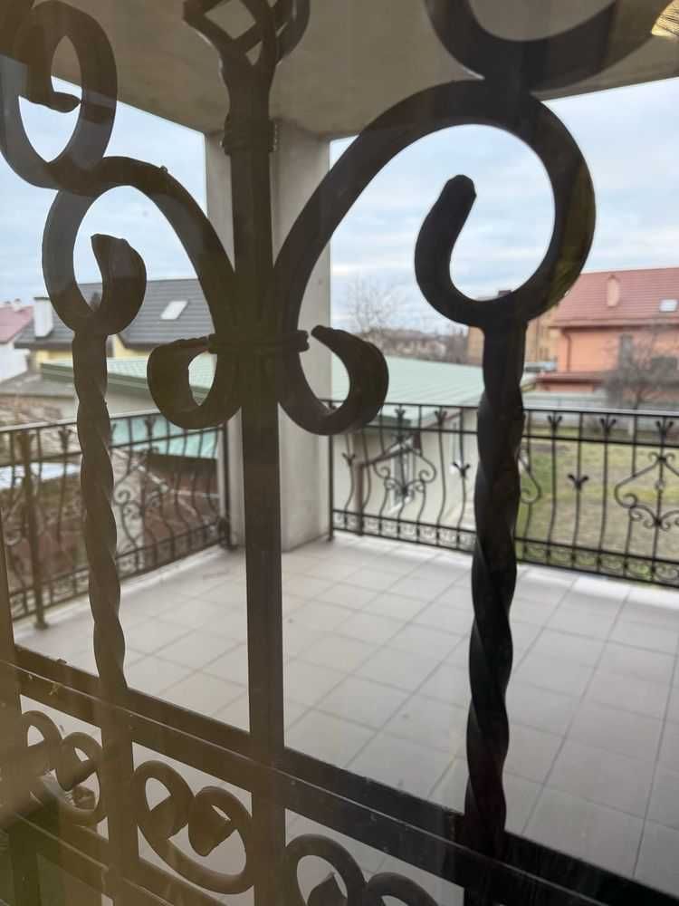 Продаж будинку 250м2 Жовква Львівськаобл 20хв до Галицького перехрестя
