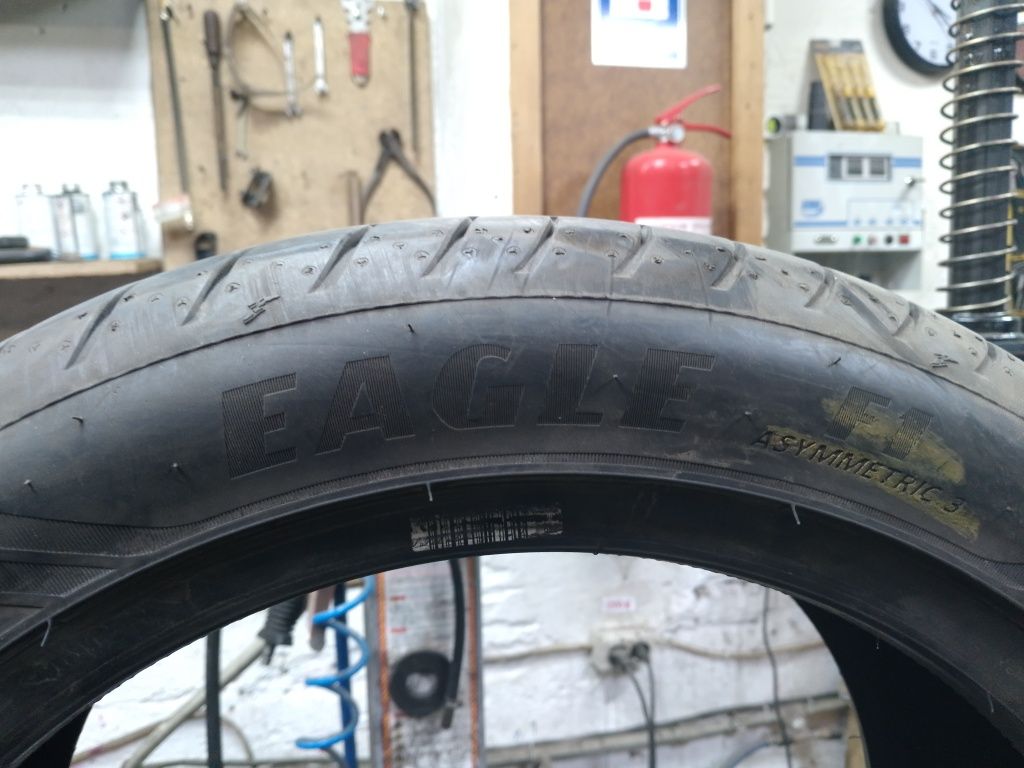 Пара літніх шин Goodyear Asymmetric 3 F1 225/45 R17 (арт.521)