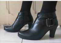 Botins em pele senhora