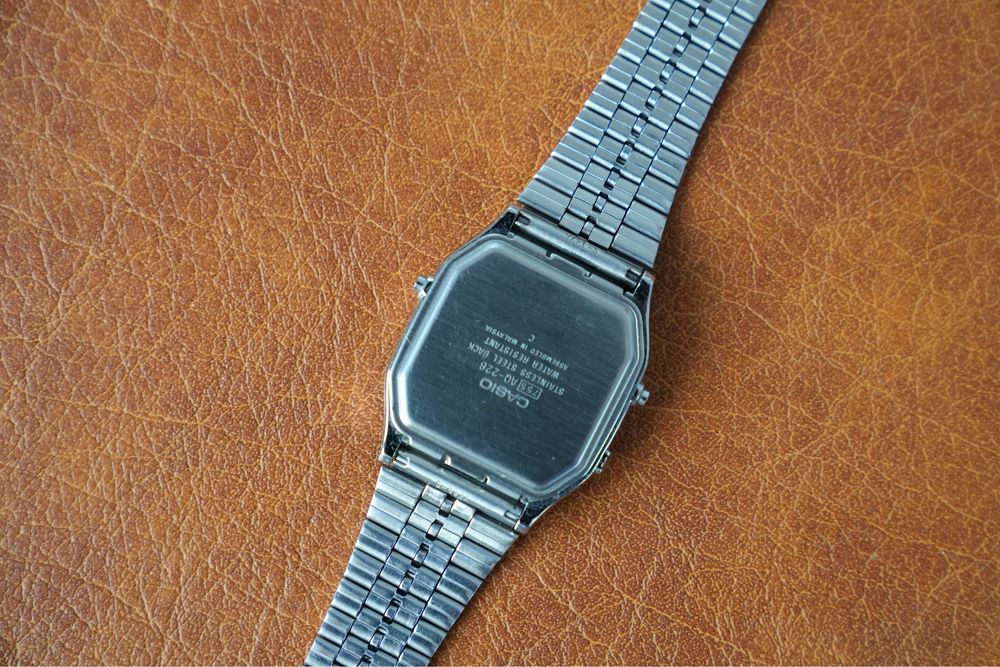 Zegarek Casio Vintage AQ-228 Srebrny Legendarny Stary Retro