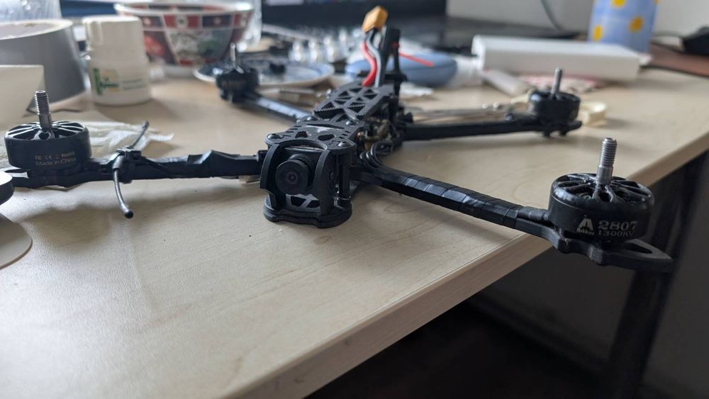 Продам два fpv дрони разом з батками