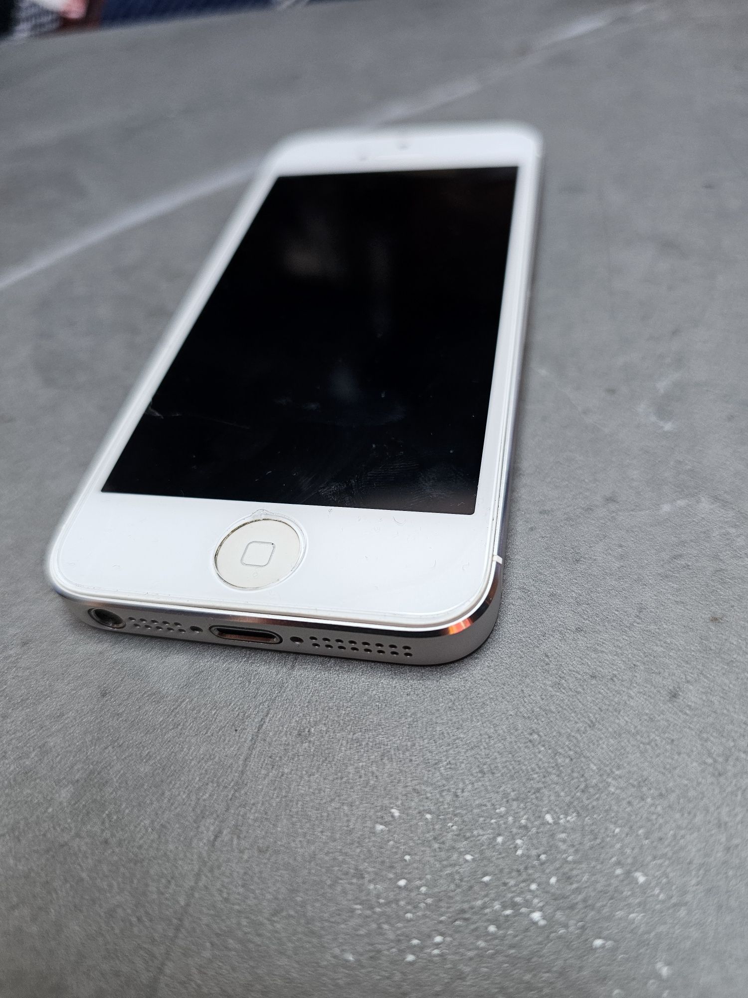 Iphone 5 32g w doskonałym stanie