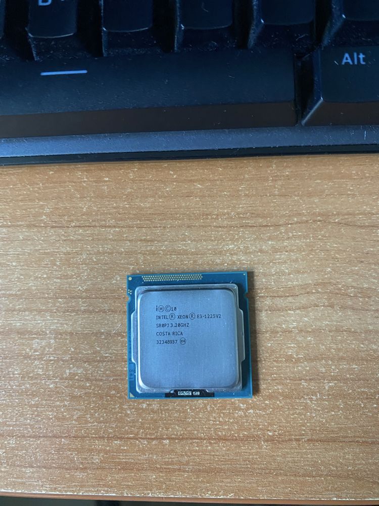 Процесор Intel Xeon E3-1225 V2