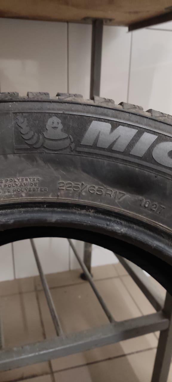 Продам Зимові шини MICHELIN LATITUDE X-ICE NORTH 225/65 R17 102T