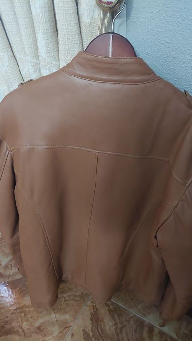 Casaco em Pele. Novo.