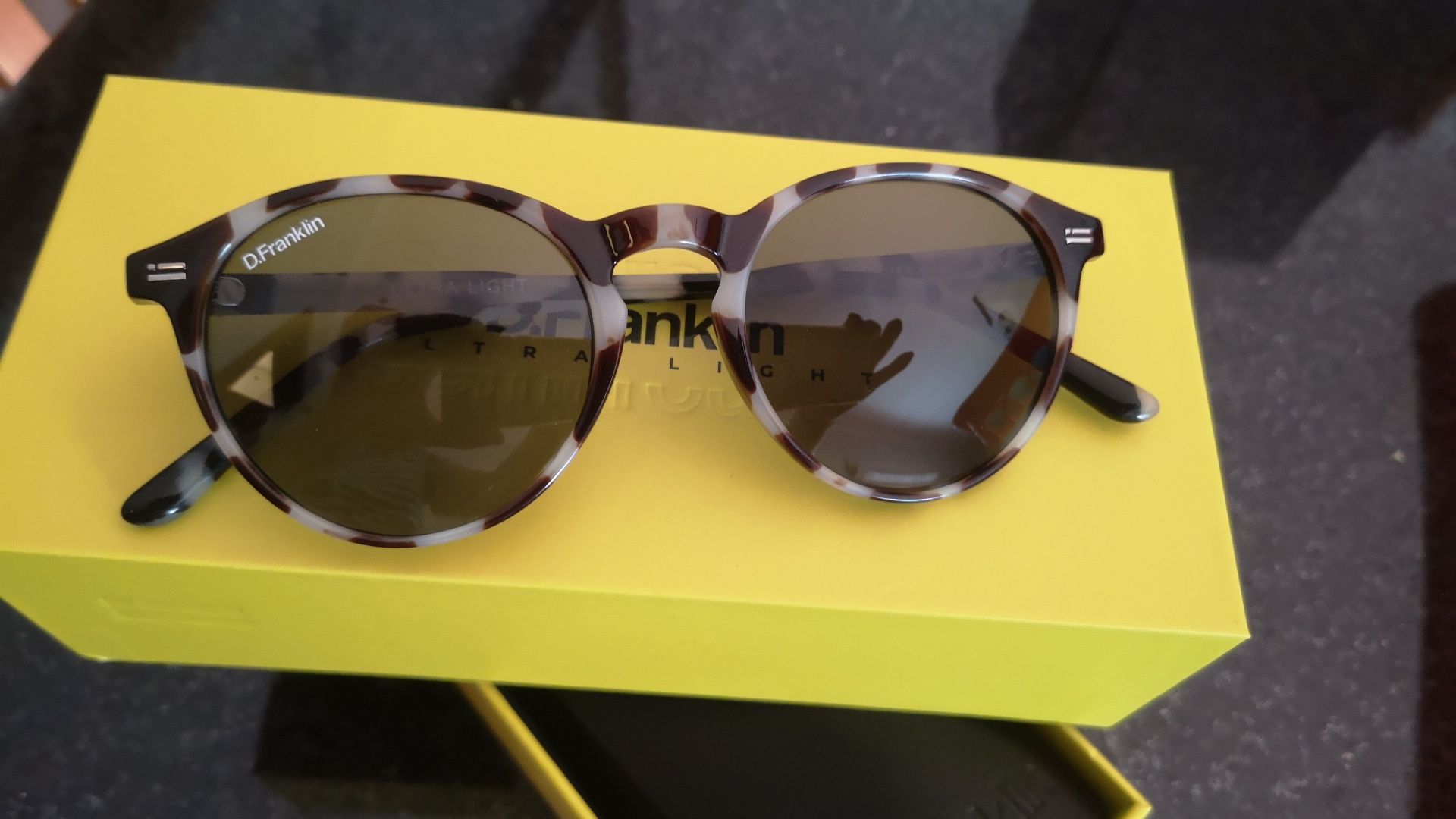 Oculos de sol como novos