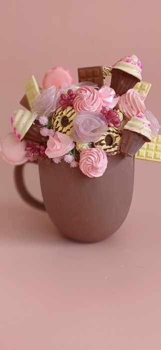 Декор корпоративний подарунок кружка зі смаколиками