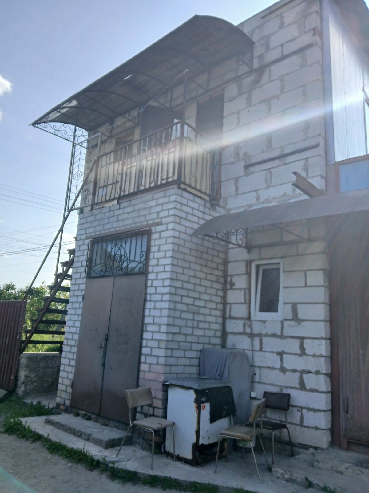 Продаж будинку 5 окремих квартир.