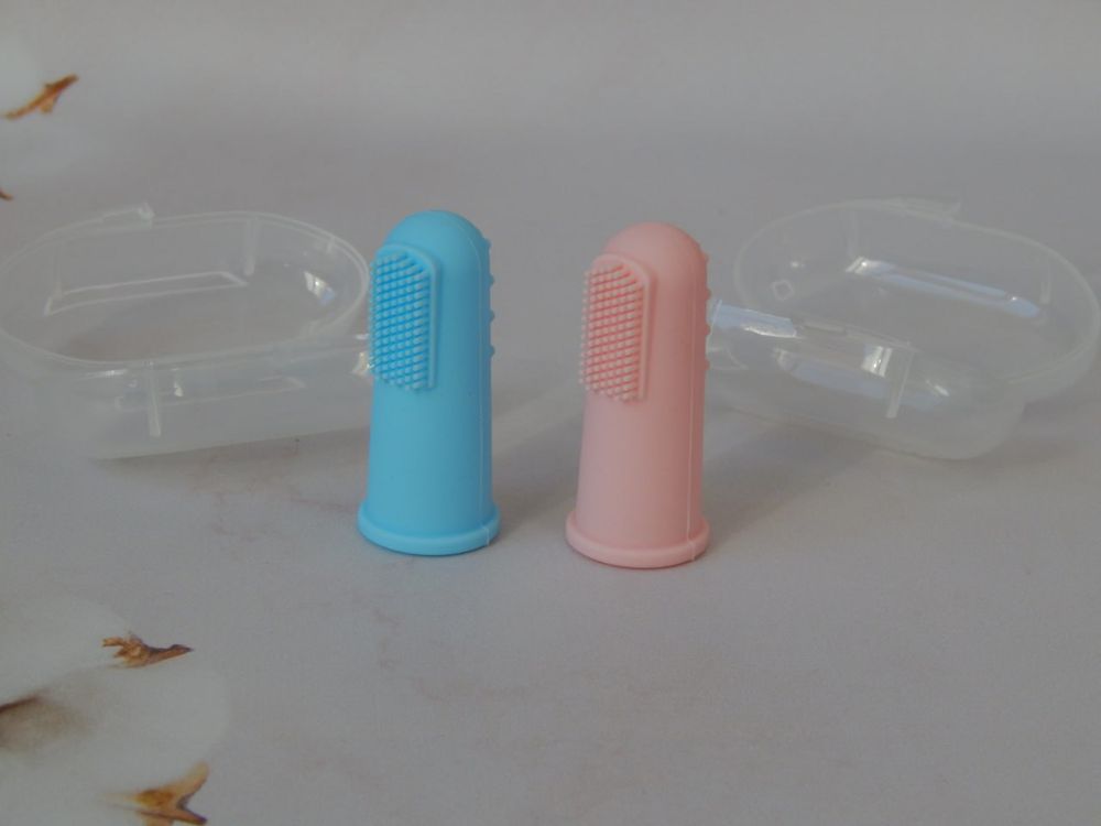 Силіконова зубна щітка на пальчик рожева блакитна