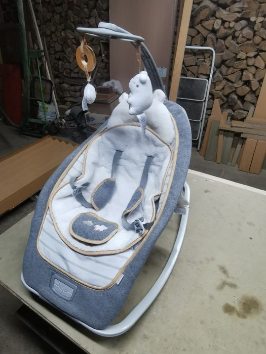 Espreguiçadeira com vibração e música da zippy