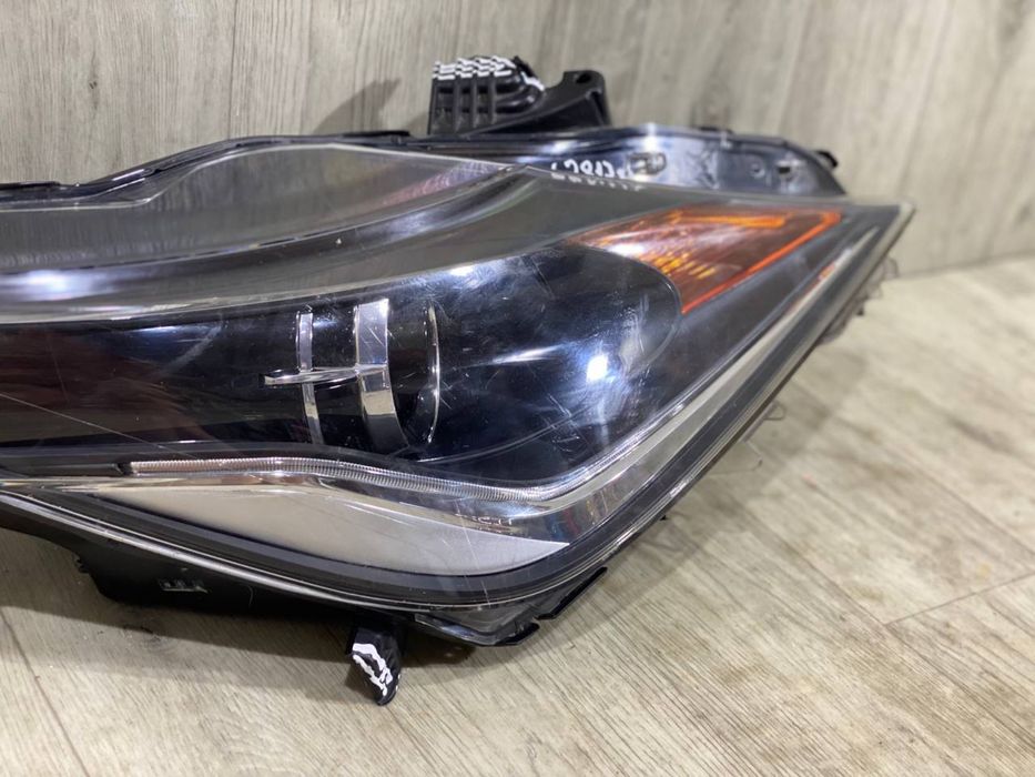 Фара правая передняя Toyota Aygo 2 ( 2014 2015 2016 2017 2018 г.)