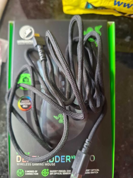 Rato razer deathadder v2 pro avariado